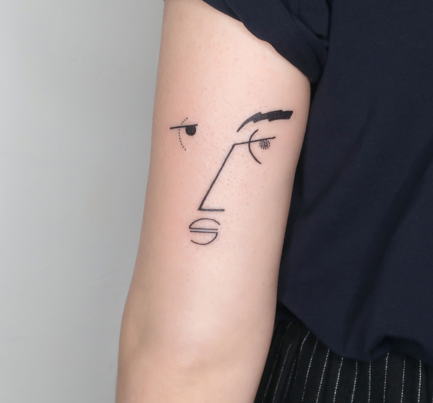 madame-unikat-tattoo-handpoke-face-project-4